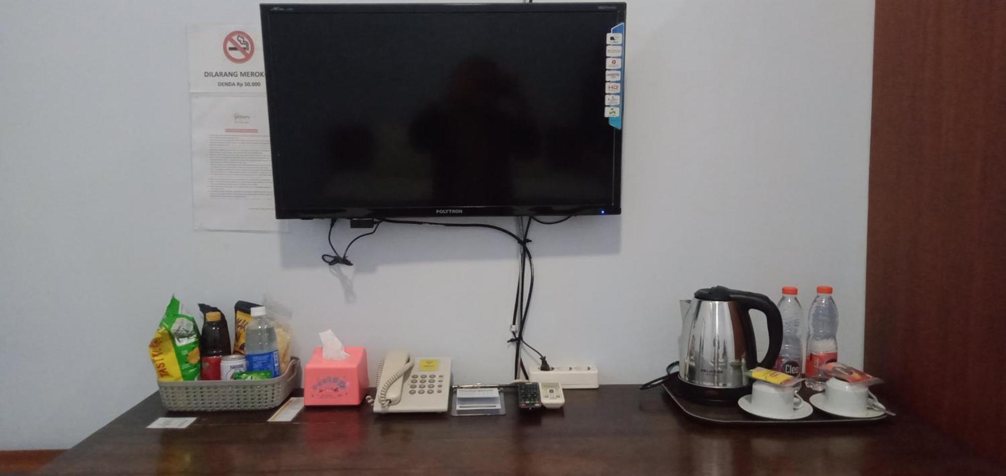 Hotel Ilhami Blitar Экстерьер фото